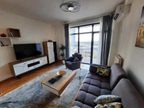 B-G Waterfront Apartment